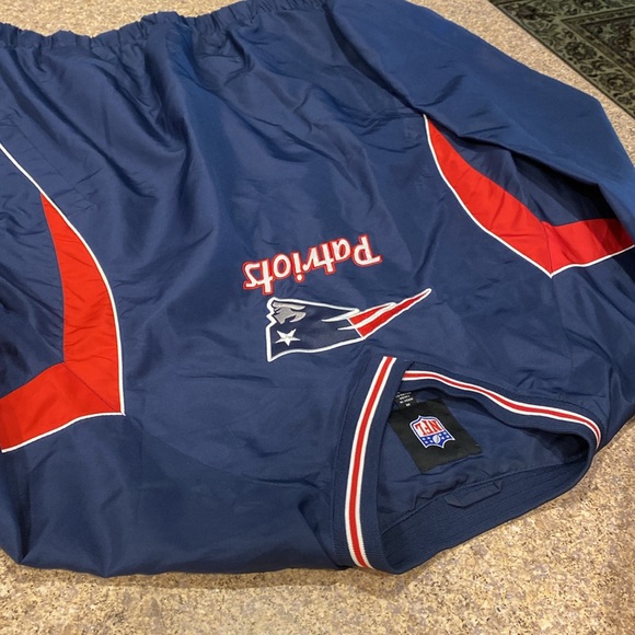 New England Patriots Football NFL G-III Apparel Group Pullover Jacket Medium - Picture 4 of 17
